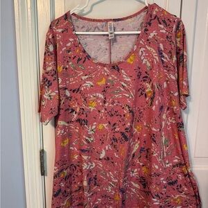 LuLaRoe Color Print Tunic Scoop Neck Shirt. Fun trendy. Dress up or down.